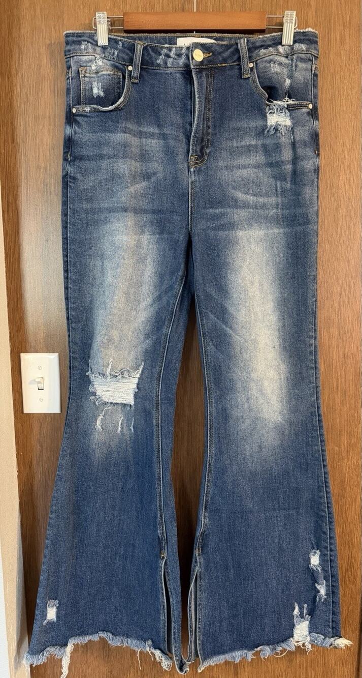 Risen Jeans size 15/32 high rise flare rodeo western cowgirl distressed RDP5020